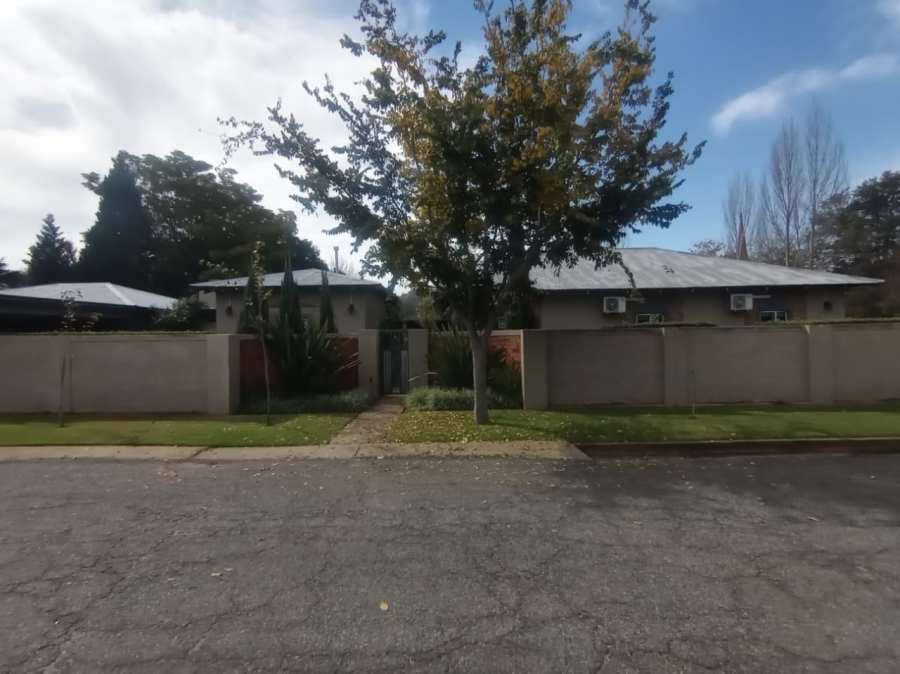 4 Bedroom Property for Sale in Parys Free State